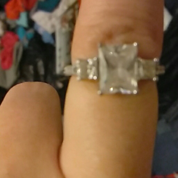 Ring - Picture 3 of 3